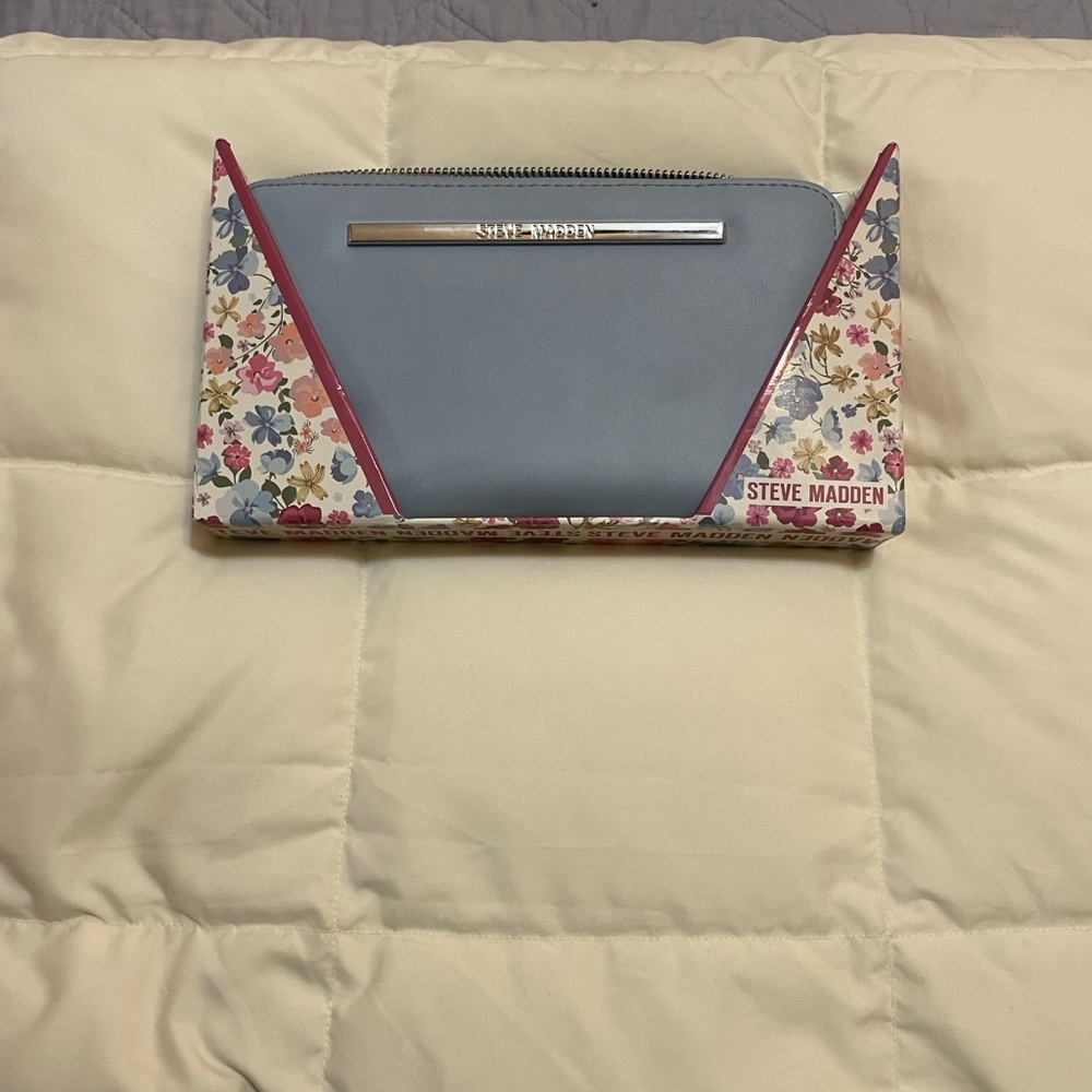 Steve Madden Light Blue Zip Wallet